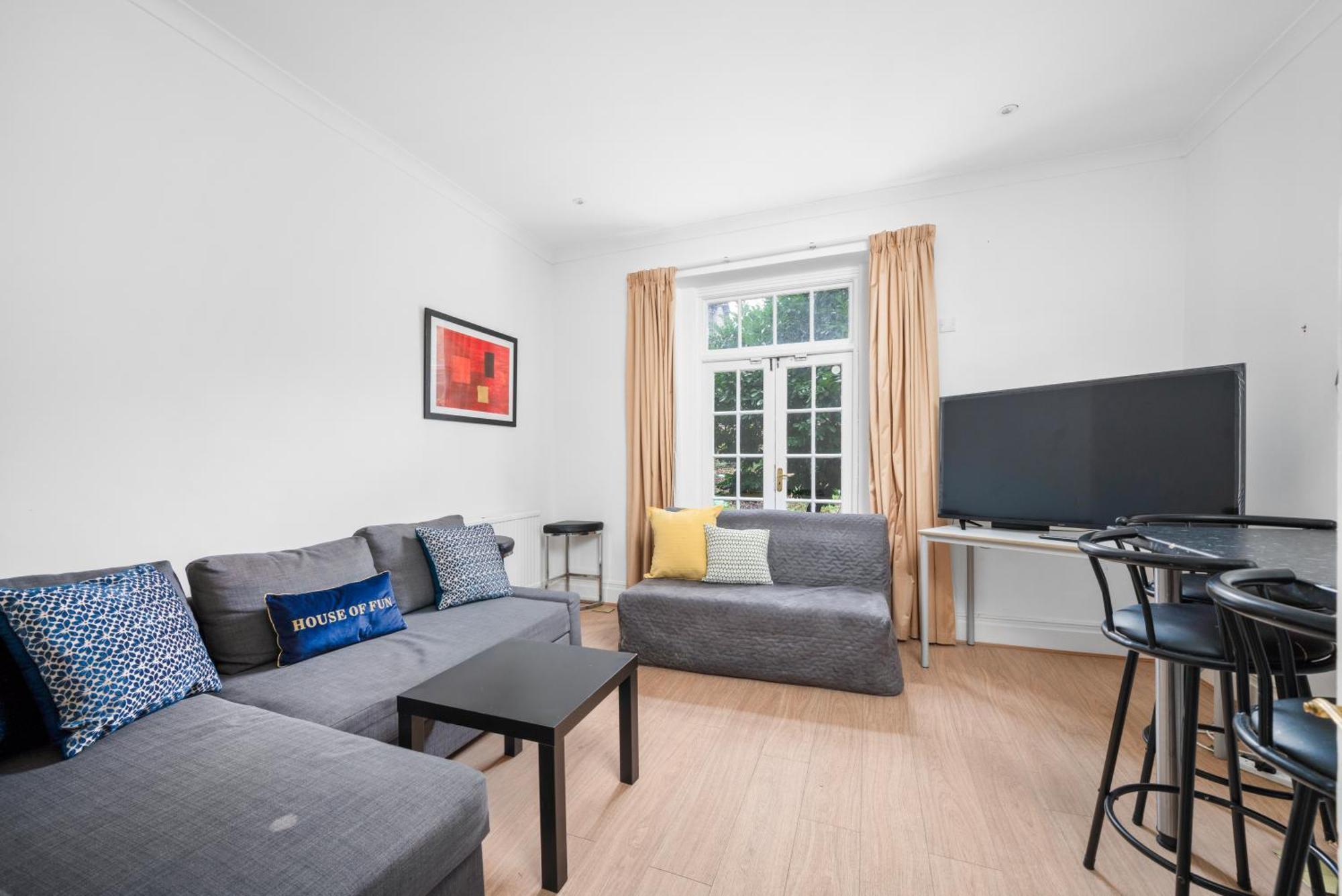 Spacious Canary Wharf Near 02 Arena, Excel Exhibition Centre, With Free Parking & Wifi * London